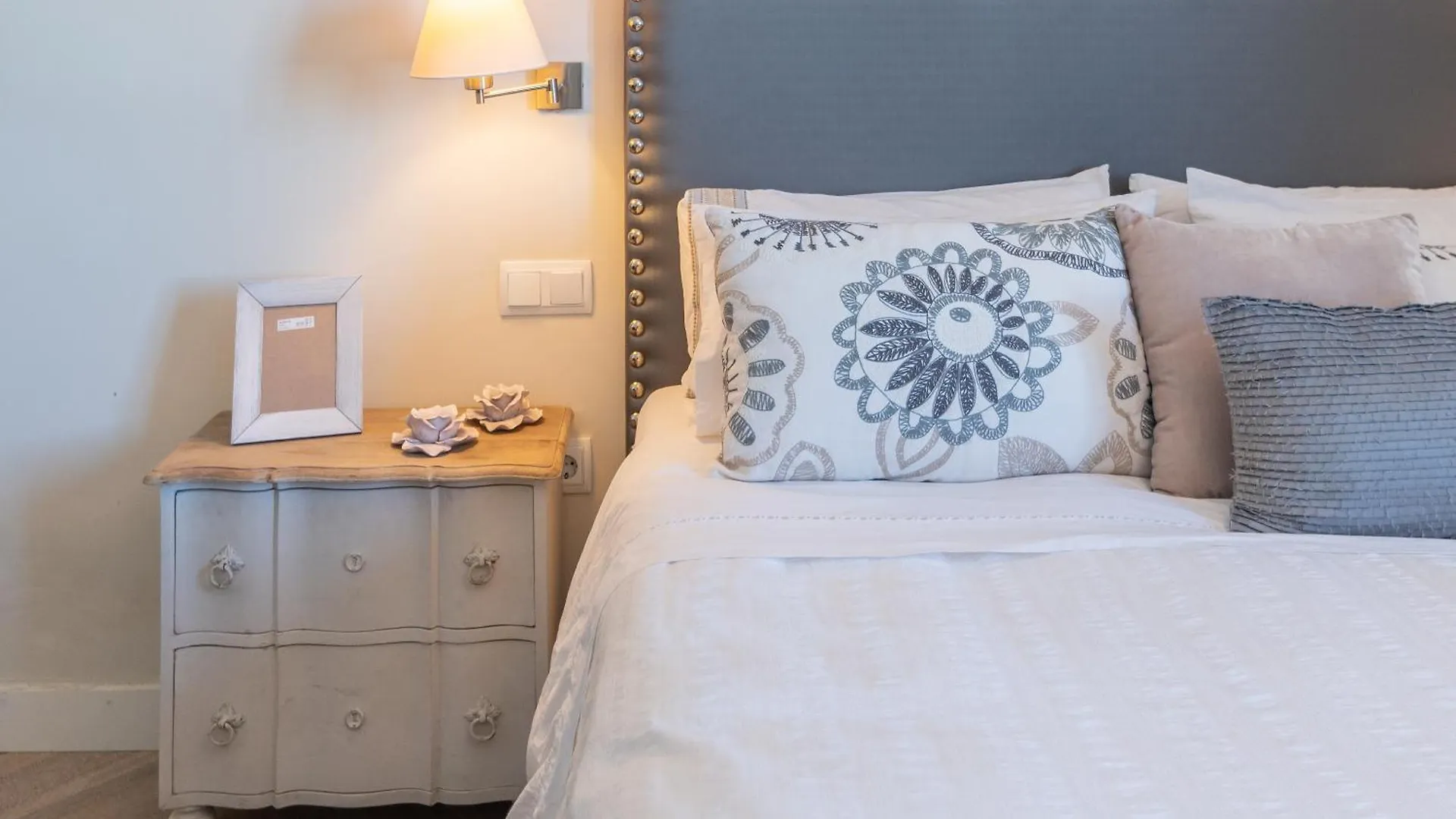 Phoenix Luxury Loft Cadiz Apartment