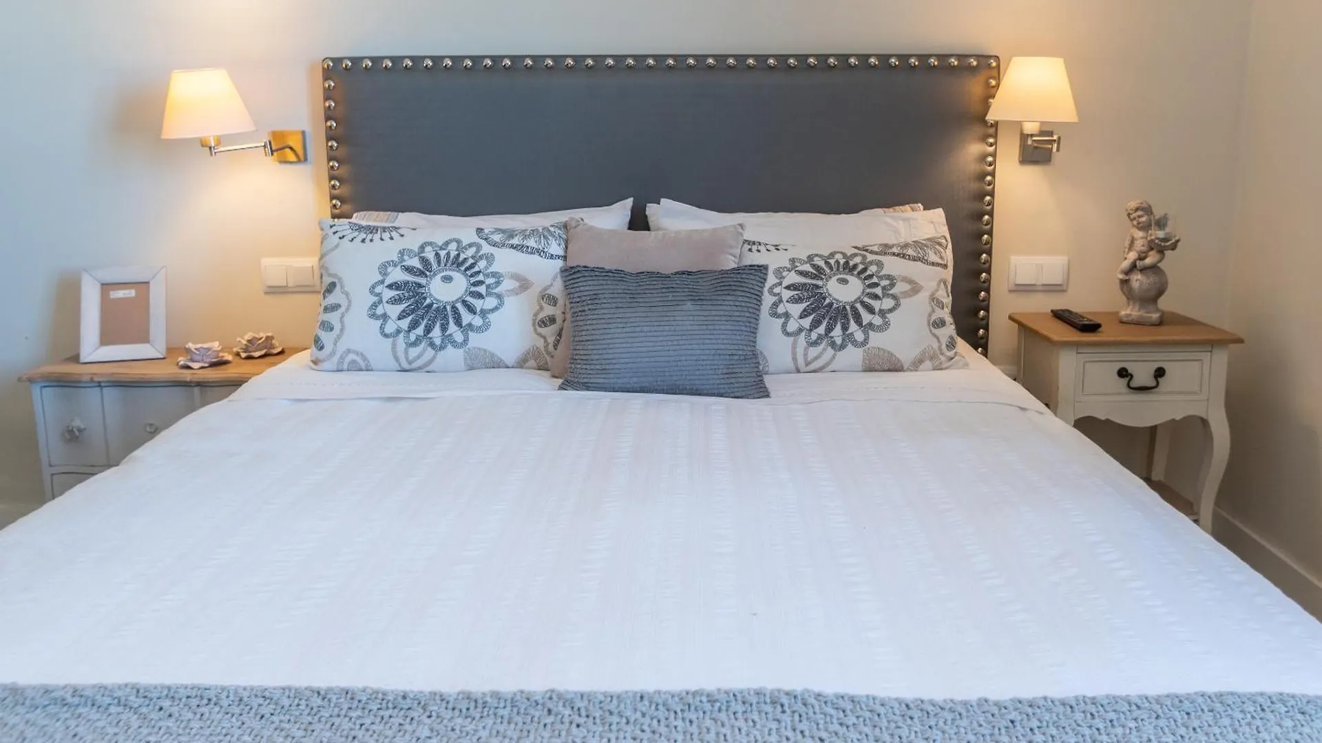 Phoenix Luxury Loft Cadiz Apartment
